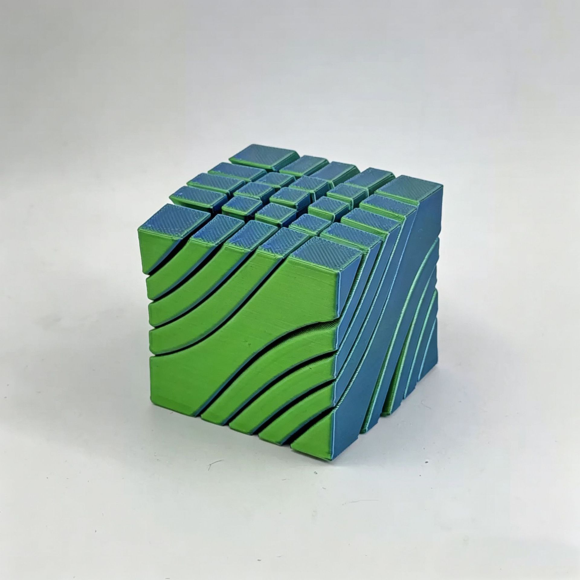 مكعبات روبيك مطبوعة بتقنية ثلا - مراجعة 3D Printing Liquid وسعره